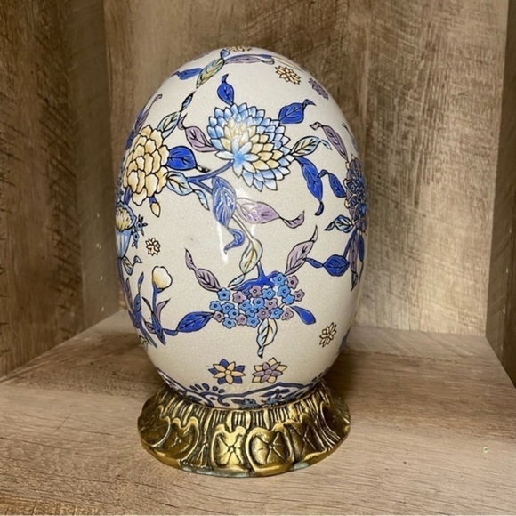 Hand Painted porcelain floral Egg Bronze Stand - Picture 3 of 6